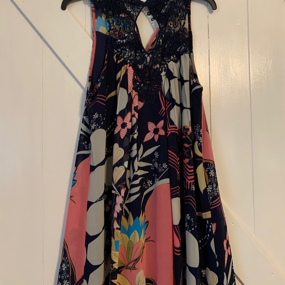 Dress - Picture 2 of 3